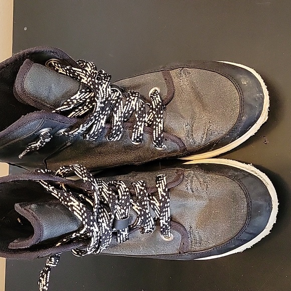 Sorel boots - Picture 2 of 6